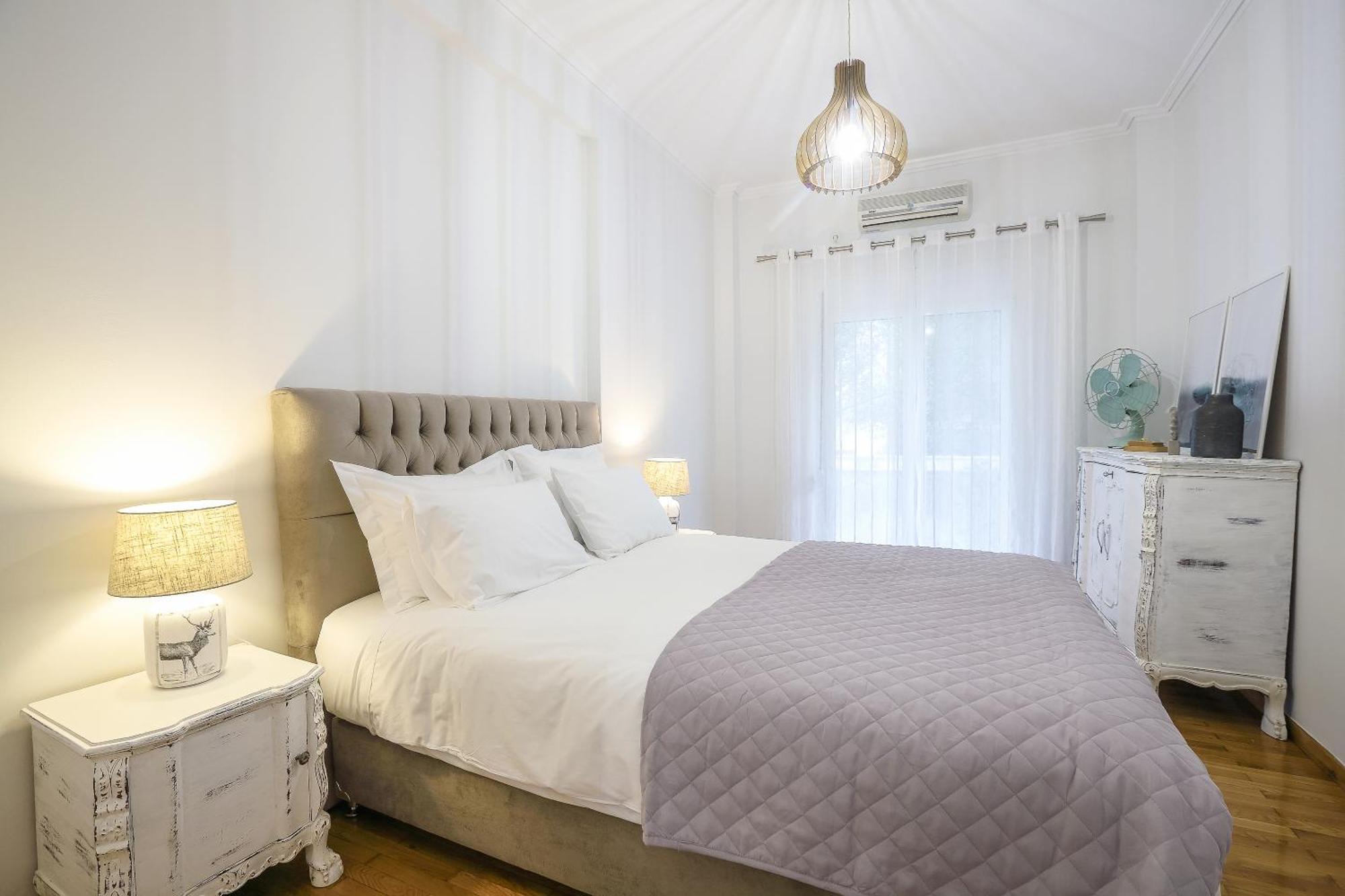 Charming Near Panathenaic Stadium Apartment *